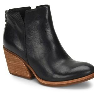 Kork-Ease Black Leather Boots sz 6.5